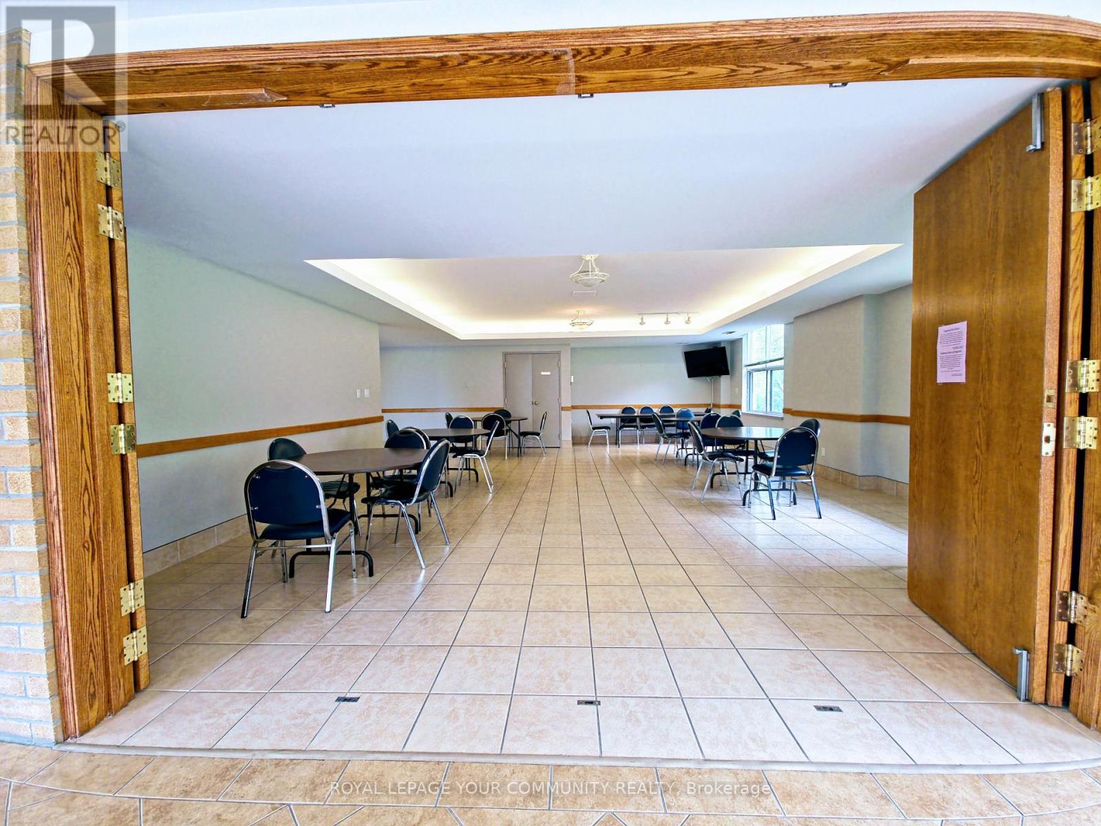 114 - 2504 Rutherford Road, Vaughan, Ontario  L4K 5N5 - Photo 5 - N12158786