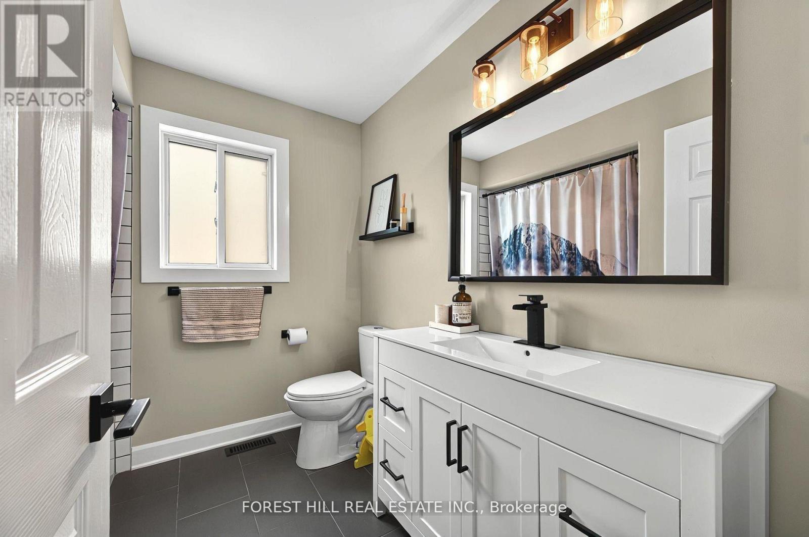 88 Noble Drive, Bradford West Gwillimbury, Ontario  L3Z 3B4 - Photo 17 - N12158824