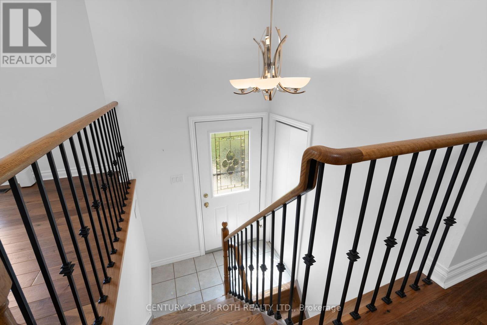 Property at 20 CHIPPAWA COURT image 4