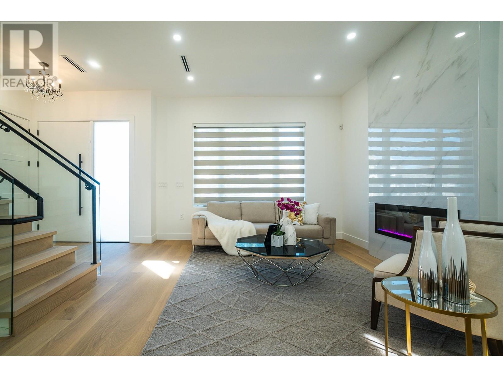 Listing Picture 5 of 38 : 4152 PENDER STREET, Burnaby / 本拿比 - 魯藝地產 Yvonne Lu Group - MLS Medallion Club Member