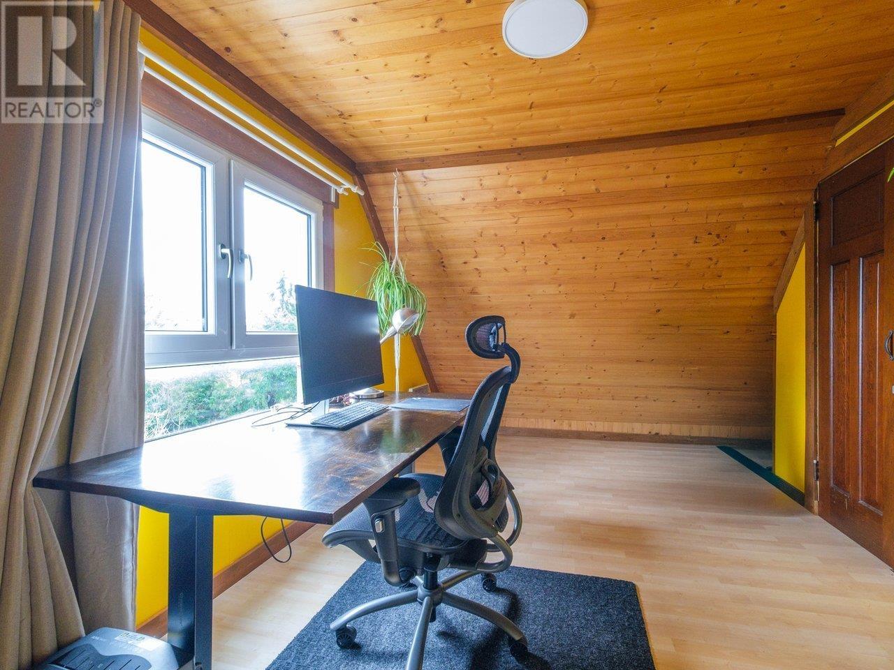 950 Ringwood Avenue, Vancouver, British Columbia  V5V 2T8 - Photo 28 - R2993689