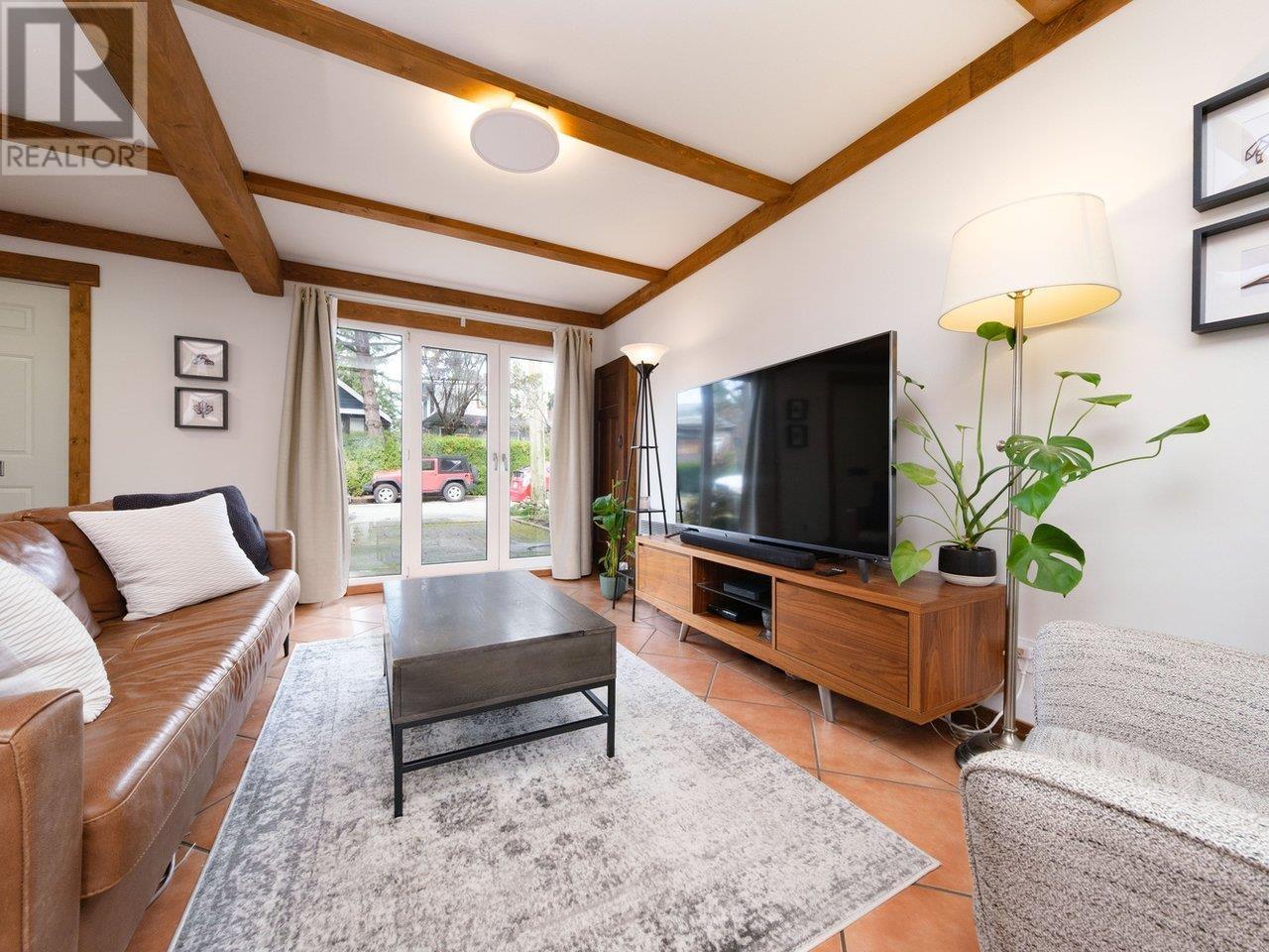 950 Ringwood Avenue, Vancouver, British Columbia  V5V 2T8 - Photo 13 - R2993689