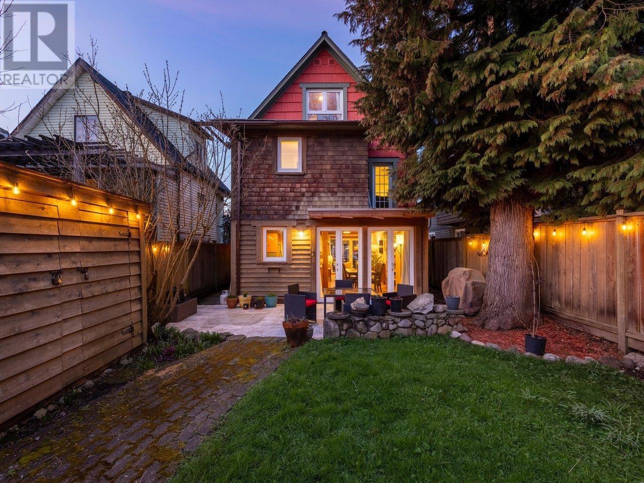 Property at 950 RINGWOOD AVENUE image 2