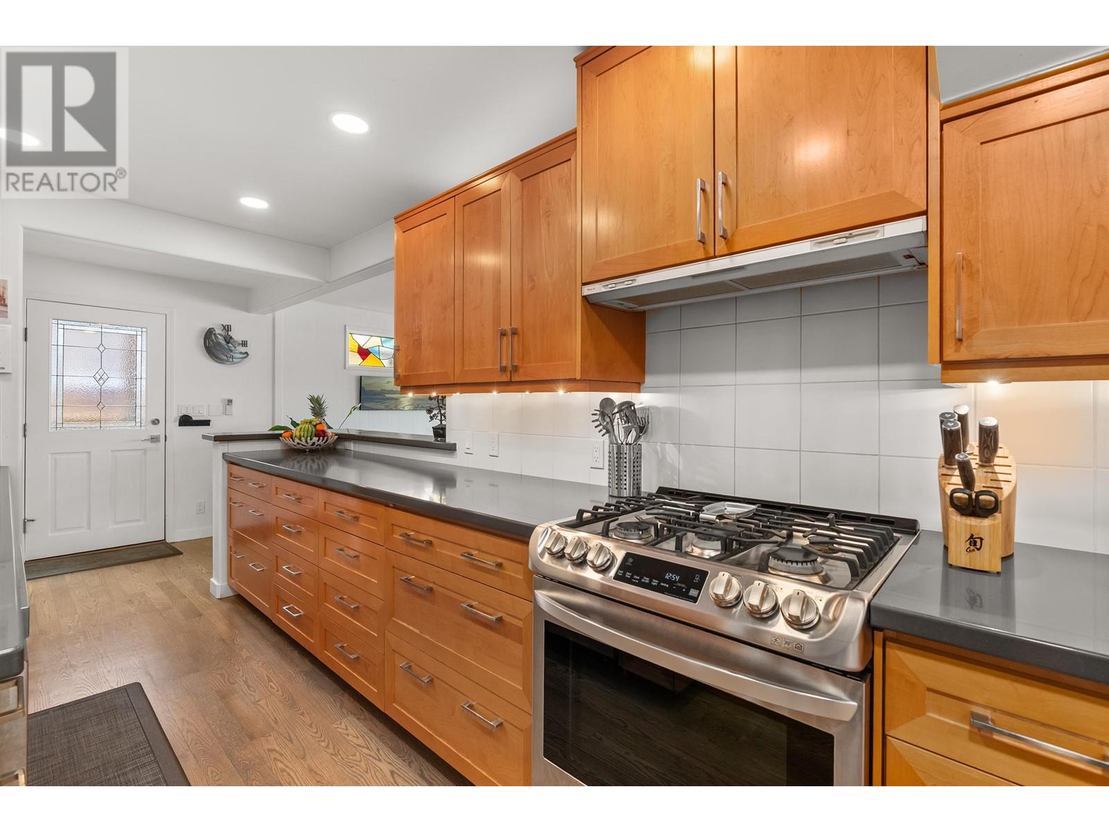 1188 Alderside Road, Port Moody, British Columbia  V3H 3A6 - Photo 8 - R2999024