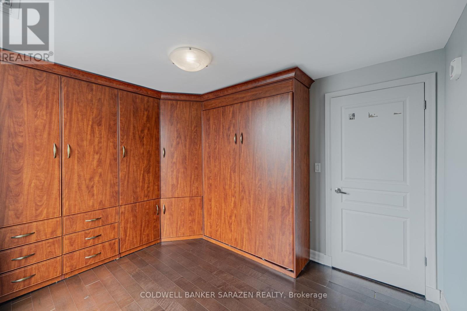 1015 - 238 Besserer Street, Ottawa, Ontario  K1N 6B1 - Photo 13 - X12153642