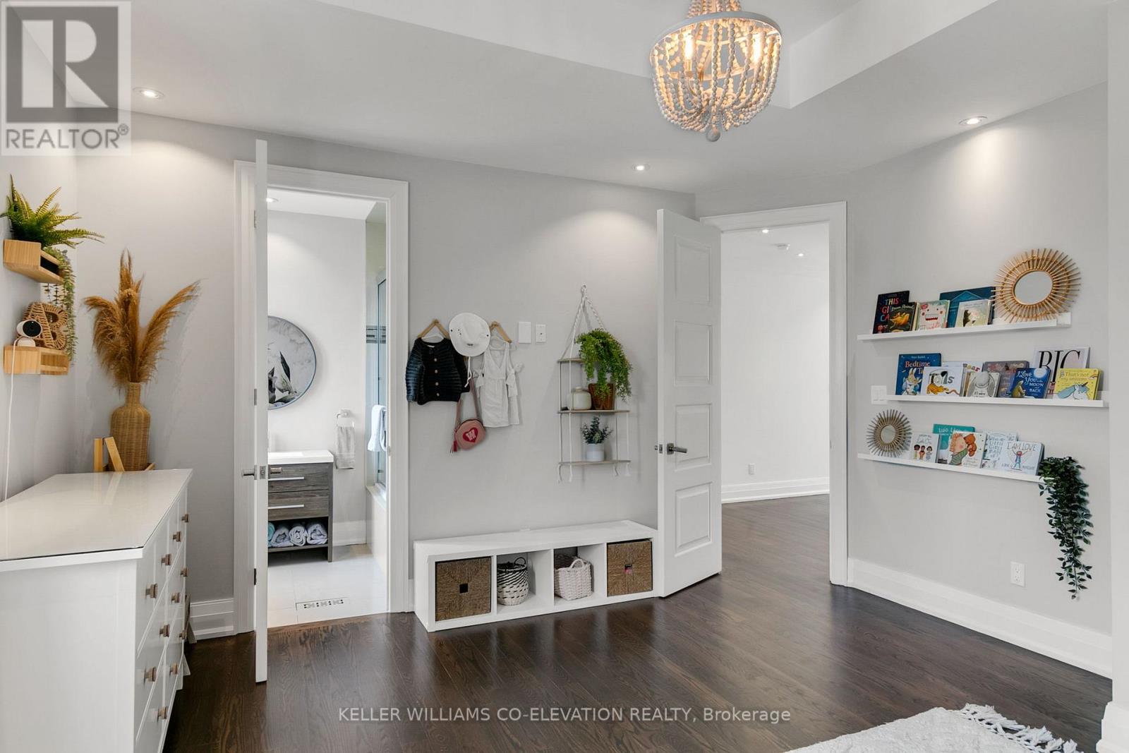 19 Duncairn Drive, Toronto (Princess-Rosethorn), Ontario  M9B 2P2 - Photo 27 - W12158755
