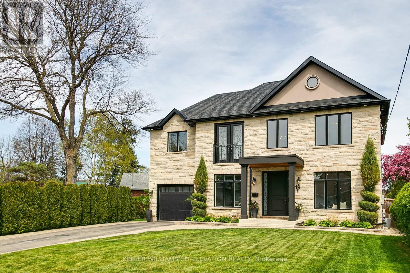 19 Duncairn Drive, Toronto (Princess-Rosethorn), Ontario  M9B 2P2 - Photo 47 - W12158755