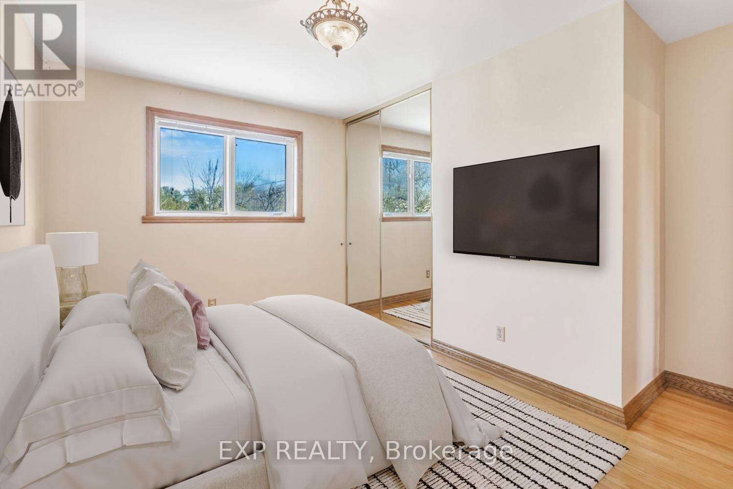 62 Swanhurst Boulevard, Mississauga (Streetsville), Ontario  L5N 1B7 - Photo 15 - W12158785