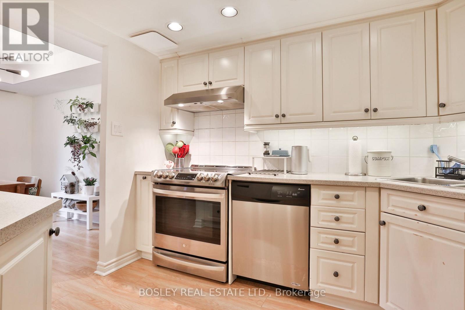 4 - 1250 Mississauga Valley Boulevard, Mississauga (Mississauga Valleys), Ontario  L5A 3R6 - Photo 14 - W12158793