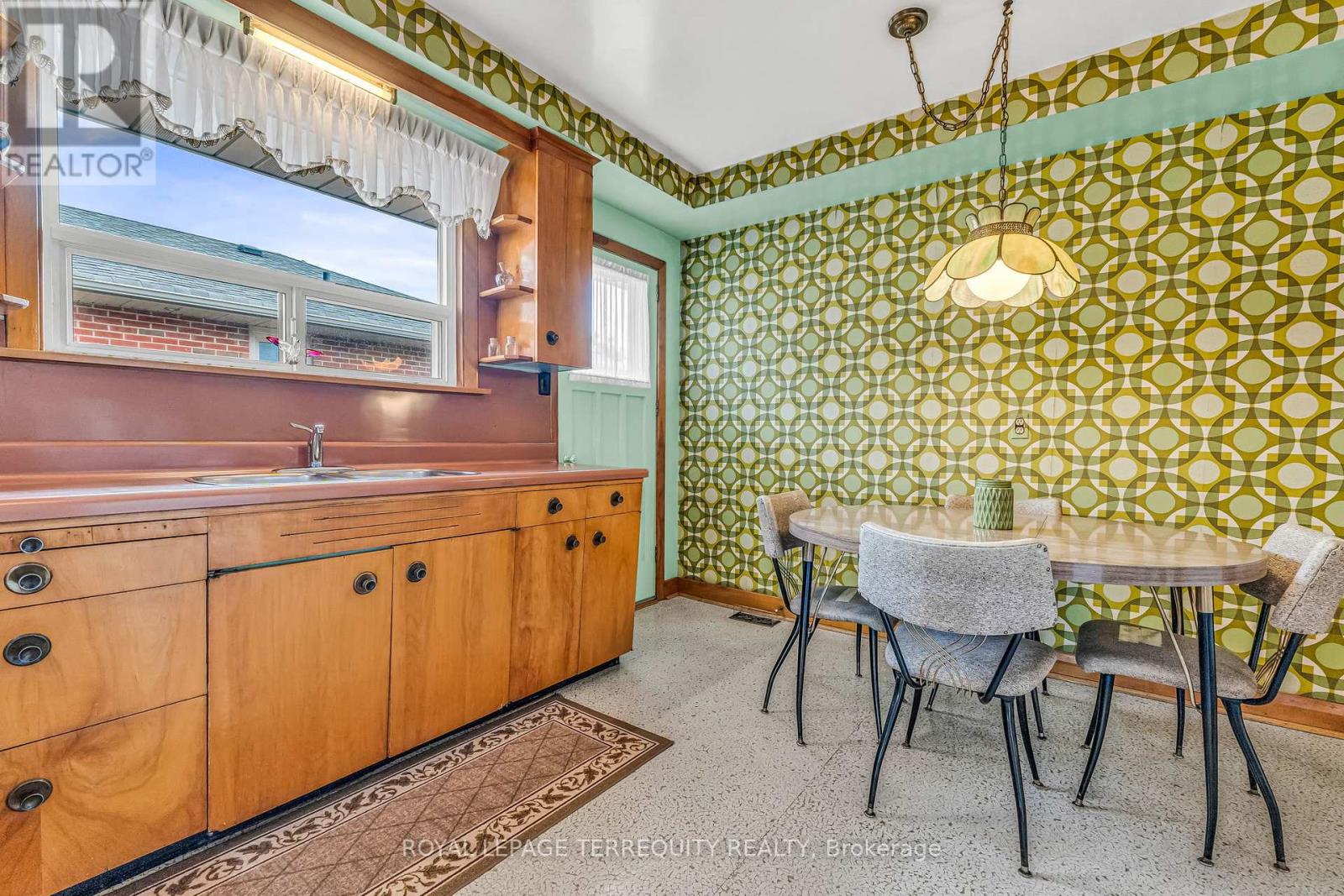 16 Rowse Crescent, Toronto (Kingsview Village-The Westway), Ontario  M9P 3L5 - Photo 9 - W12158834