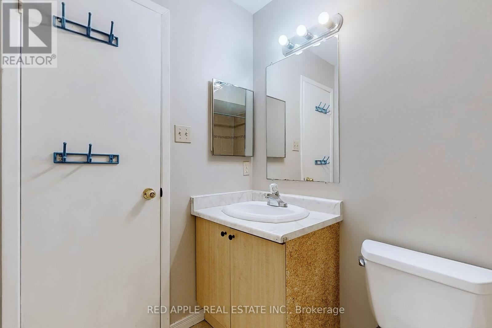 Upper - 50 Whitehaven Drive, Brampton, Ontario  L6Z 2R5 - Photo 24 - W12158898