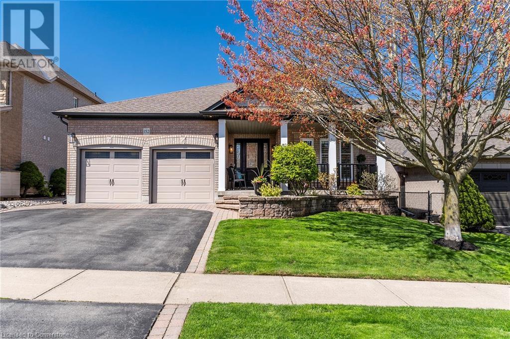 152 MOORE Crescent, Hamilton, Ontario