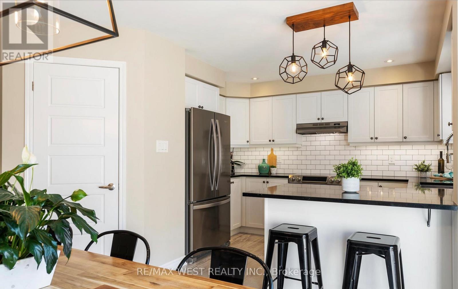 76 - 22 Spring Creek Drive, Hamilton, Ontario  L8B 1V7 - Photo 6 - X12158761