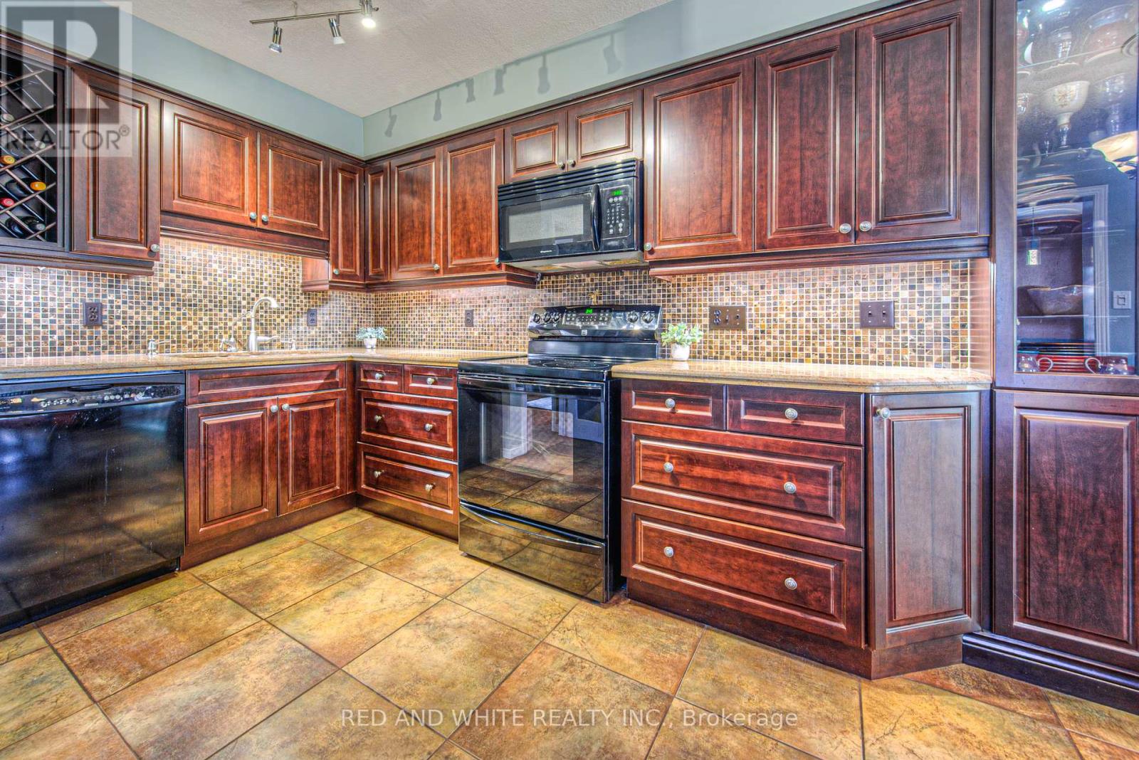 7 Wheeler Drive, Cambridge, Ontario  N1P 1E5 - Photo 11 - X12158832