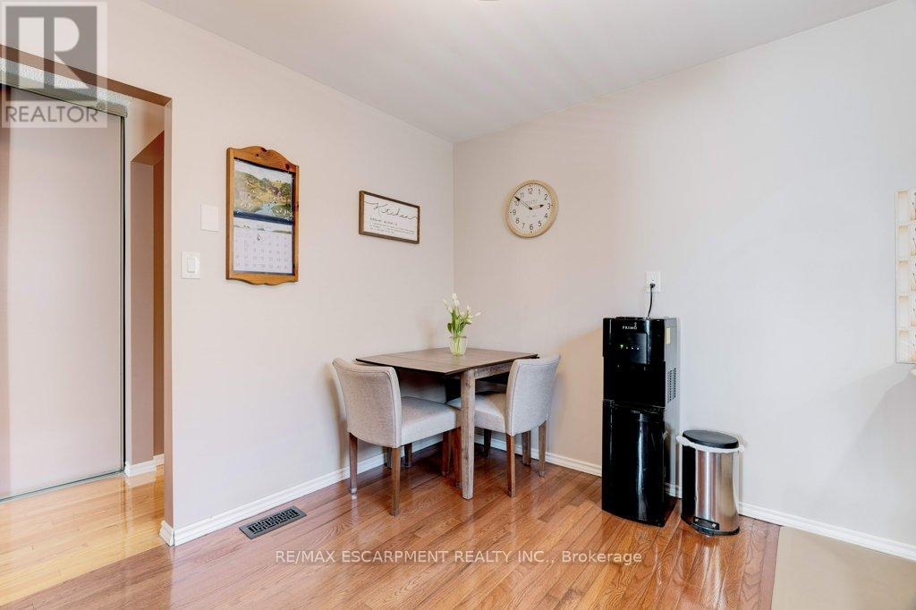 302 Highridge Avenue, Hamilton, Ontario  L8E 3W3 - Photo 20 - X12158886