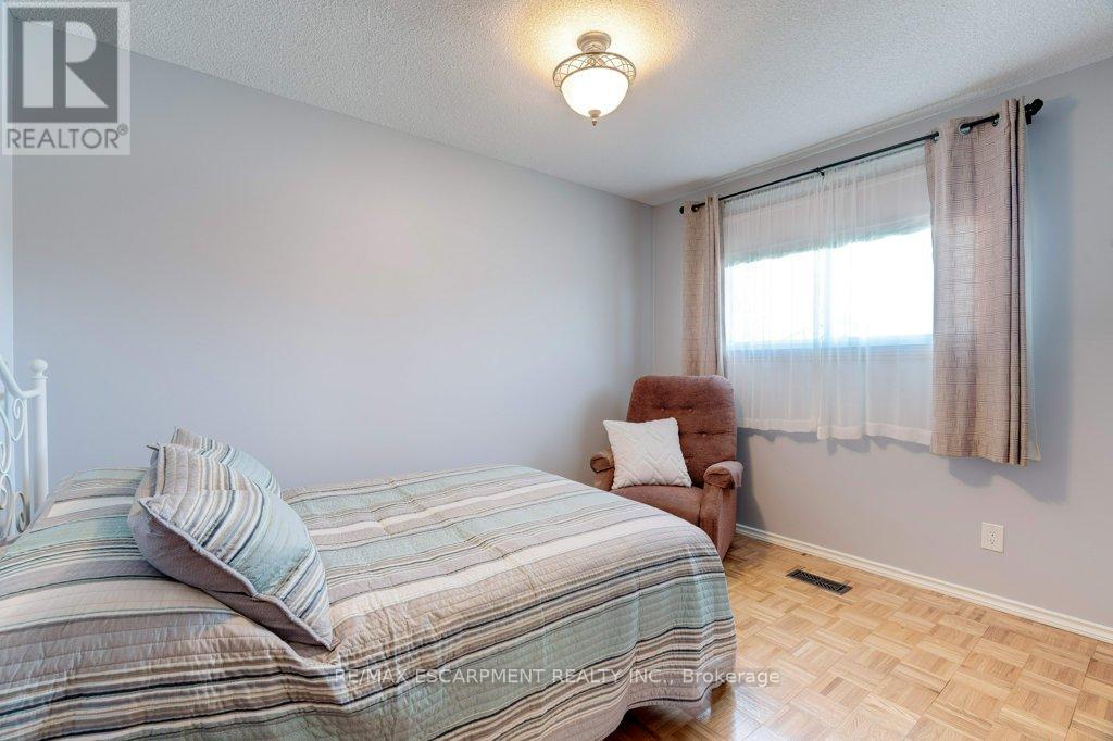 302 Highridge Avenue, Hamilton, Ontario  L8E 3W3 - Photo 28 - X12158886