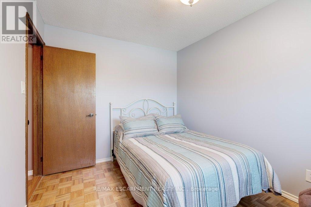 302 Highridge Avenue, Hamilton, Ontario  L8E 3W3 - Photo 29 - X12158886