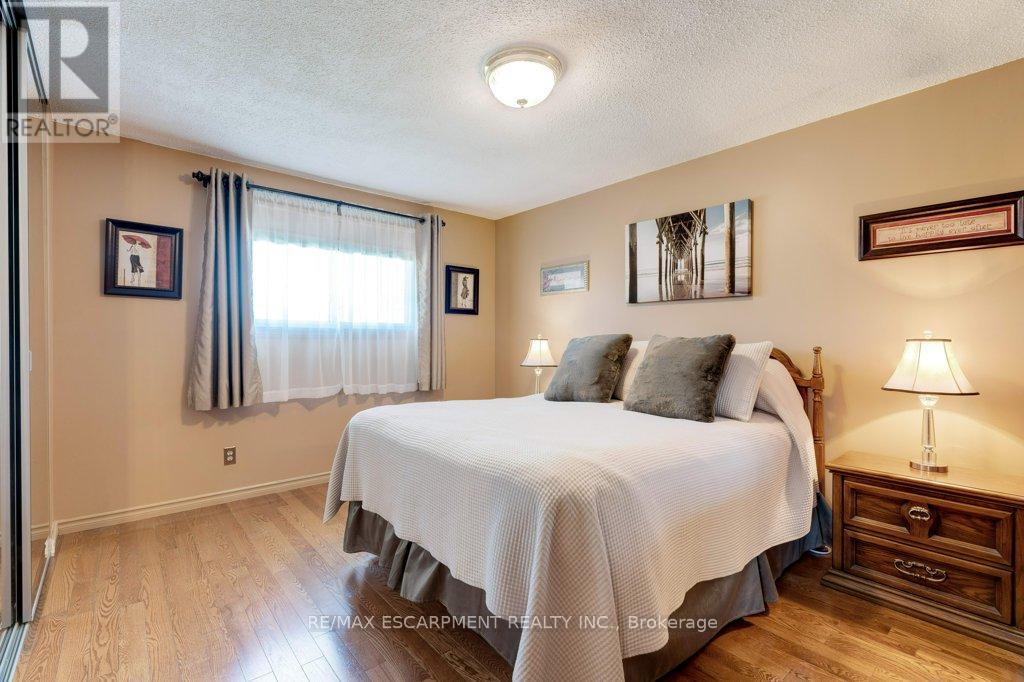 302 Highridge Avenue, Hamilton, Ontario  L8E 3W3 - Photo 30 - X12158886