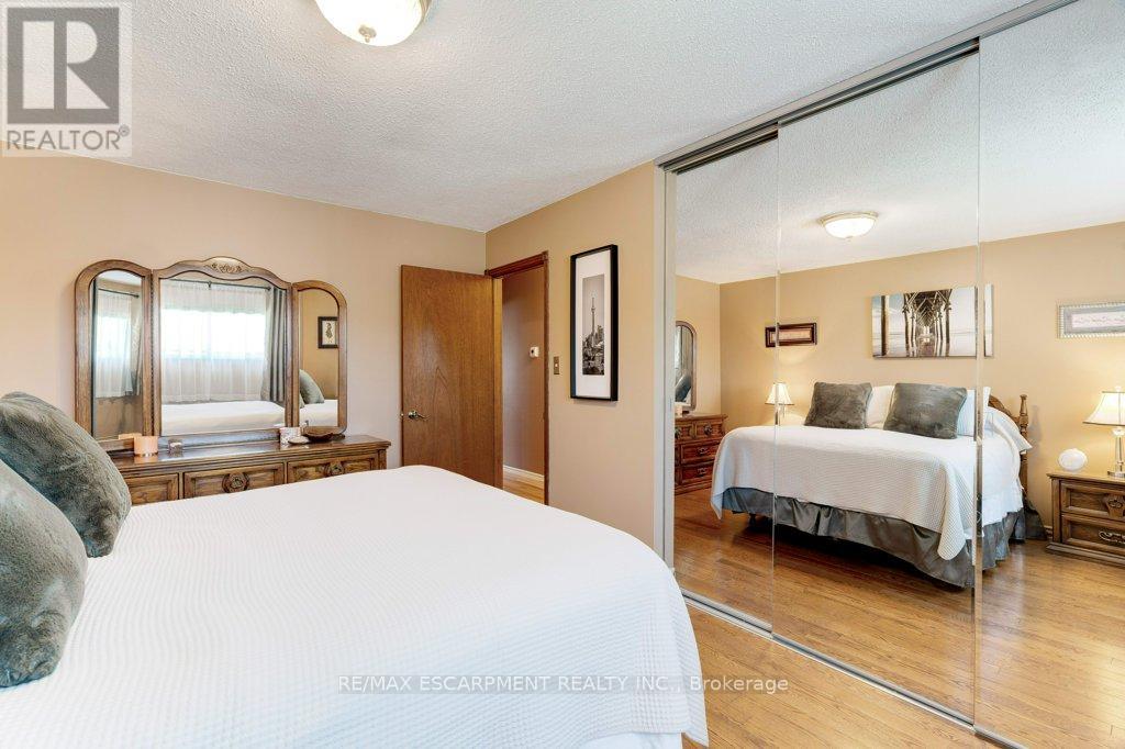 302 Highridge Avenue, Hamilton, Ontario  L8E 3W3 - Photo 32 - X12158886