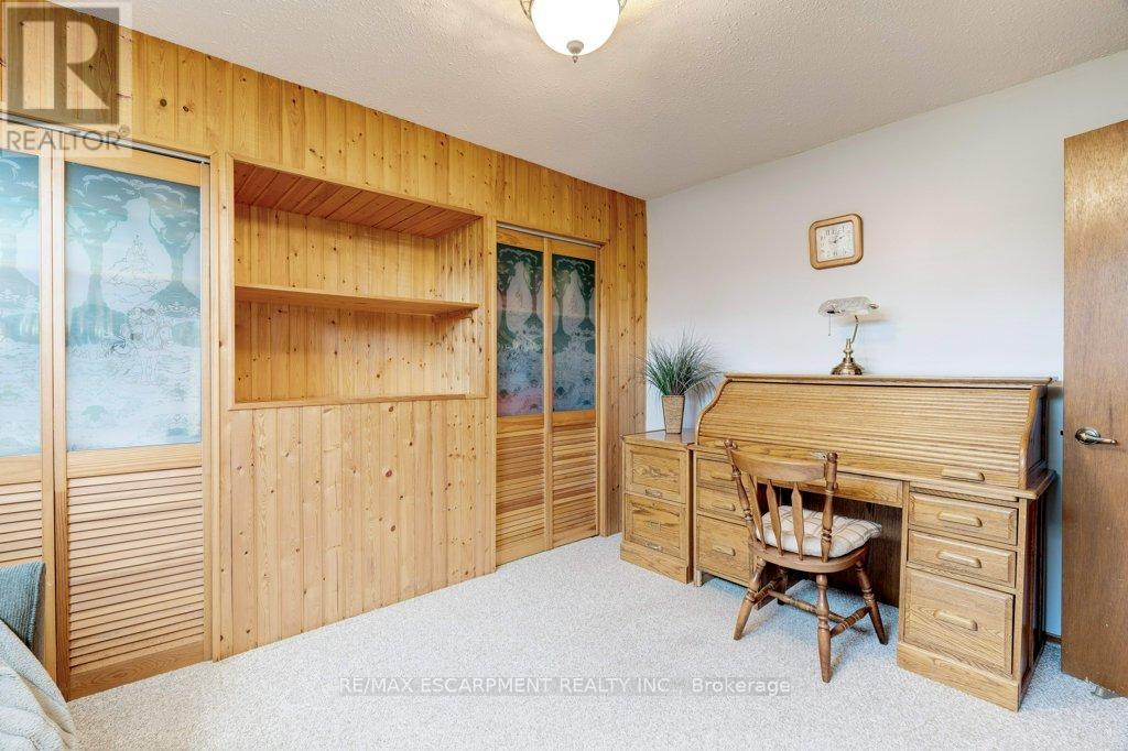 302 Highridge Avenue, Hamilton, Ontario  L8E 3W3 - Photo 34 - X12158886