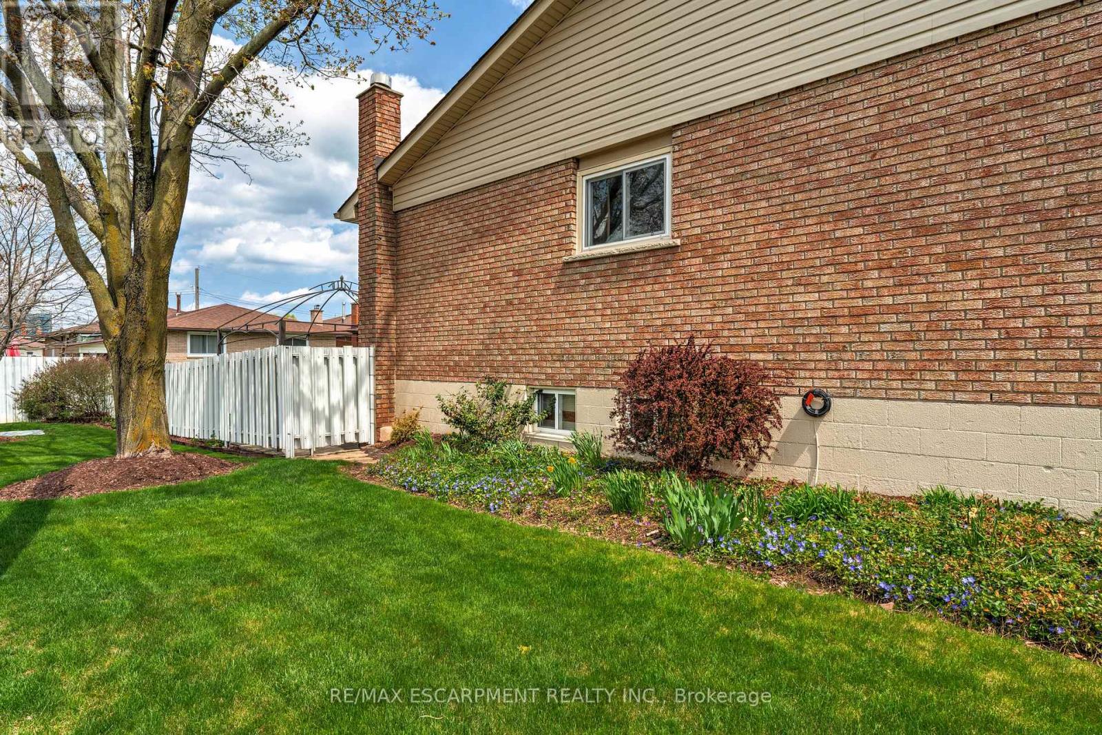 302 Highridge Avenue, Hamilton, Ontario  L8E 3W3 - Photo 46 - X12158886