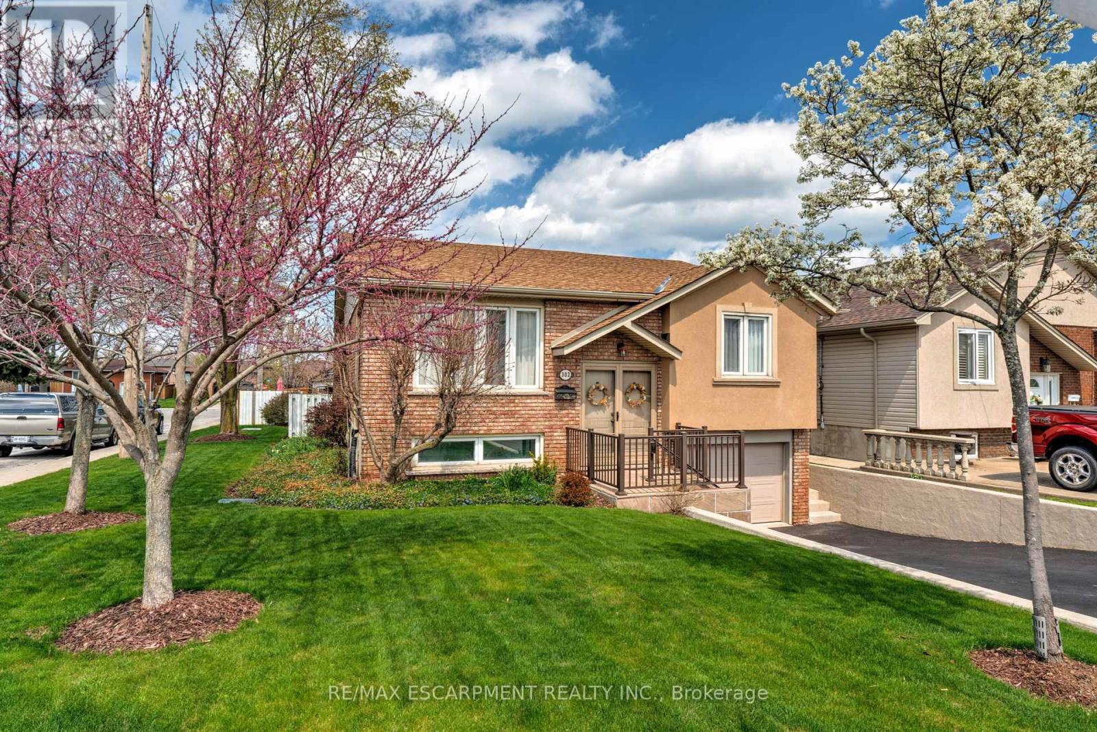 302 Highridge Avenue, Hamilton, Ontario  L8E 3W3 - Photo 8 - X12158886