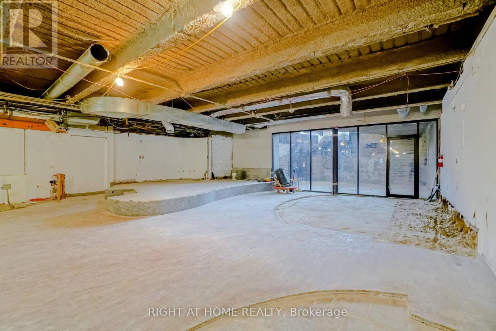 Lower - 1305 Dundas Street W, Toronto, Ontario  M6J 1X8 - Photo 6 - C12158923