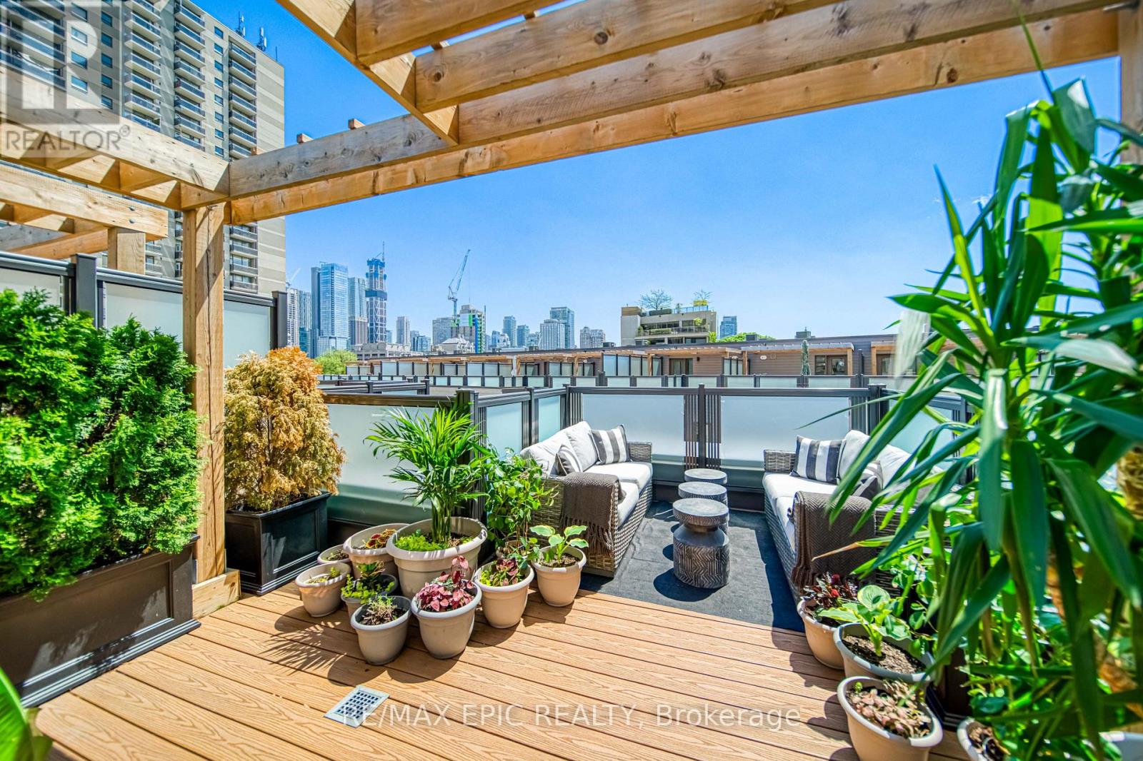 Th16 - 165 Pears Avenue, Toronto, Ontario  M5R 0C1 - Photo 1 - C12158945