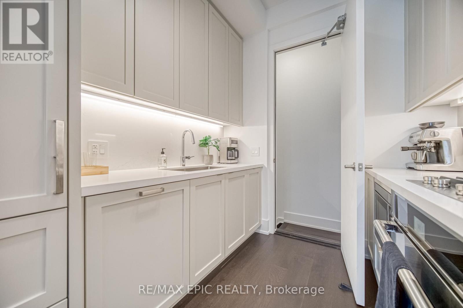 Th16 - 165 Pears Avenue, Toronto, Ontario  M5R 0C1 - Photo 16 - C12158945