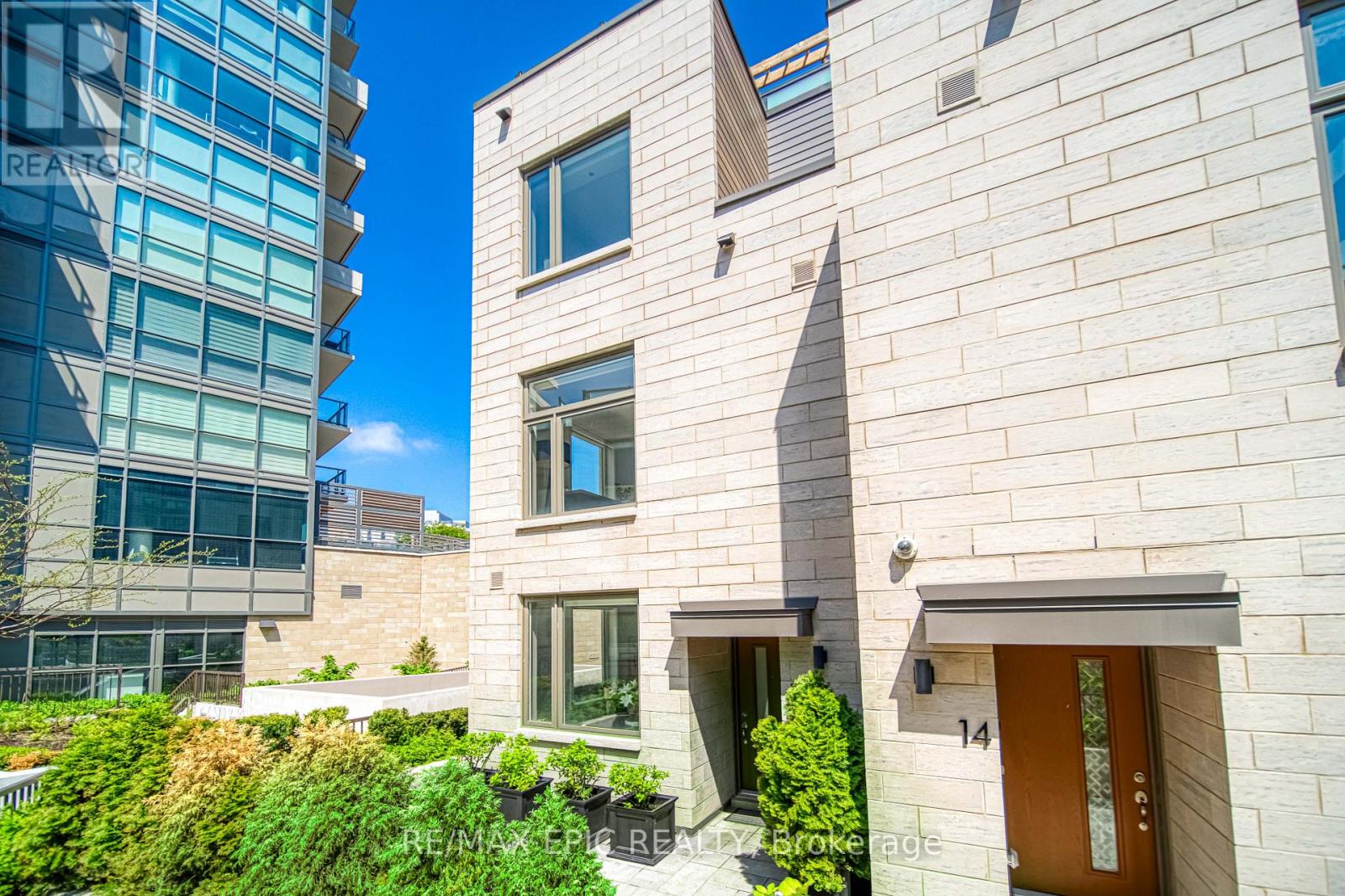 Th16 - 165 Pears Avenue, Toronto, Ontario  M5R 0C1 - Photo 3 - C12158945