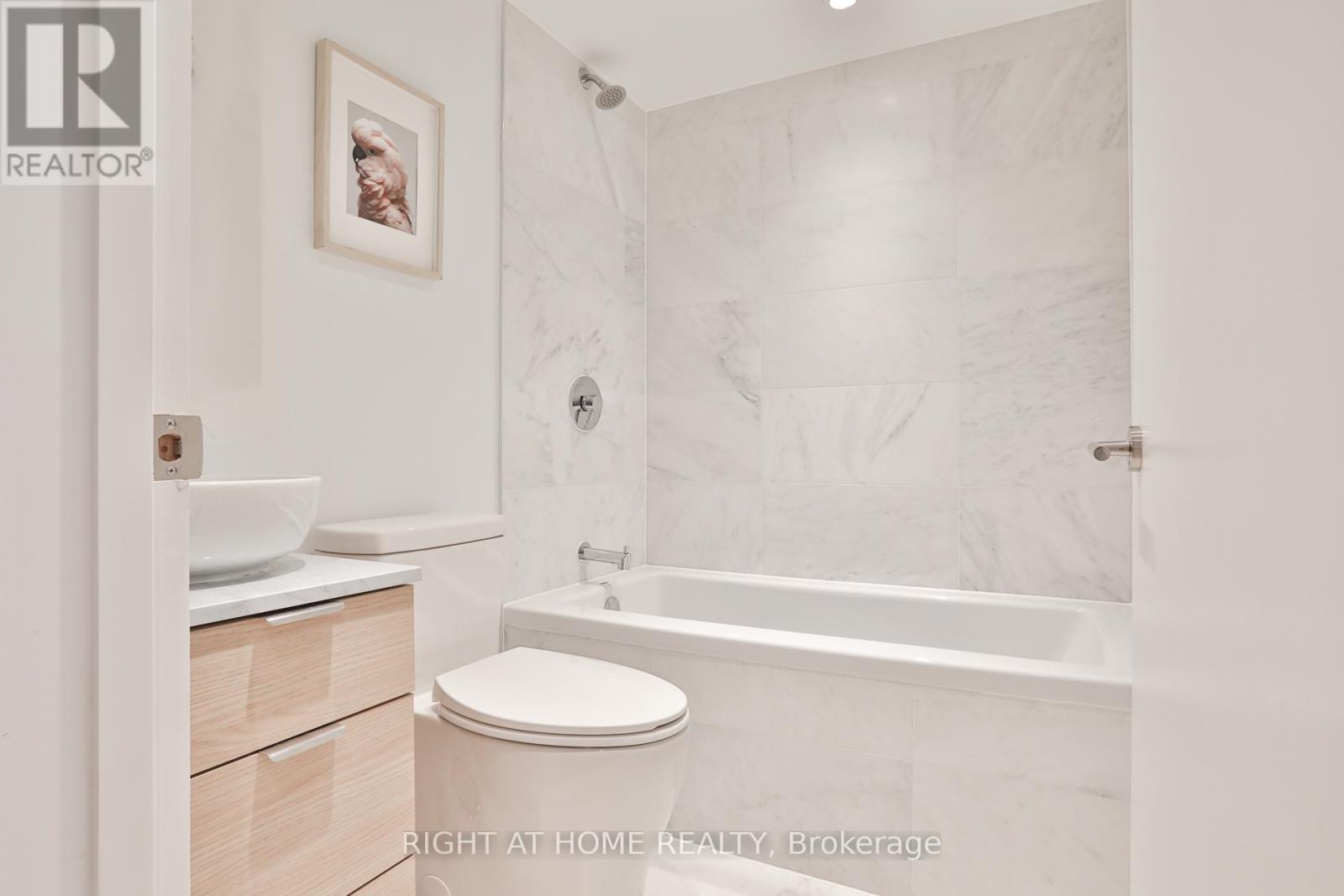 Grdn 5 - 225 Brunswick Avenue, Toronto, Ontario  M5S 2M4 - Photo 15 - C12158969