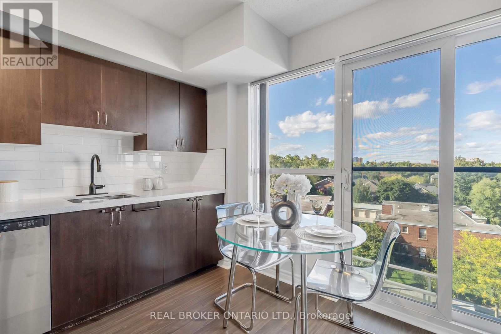 Property at 604 - 35 SARANAC BOULEVARD image 5