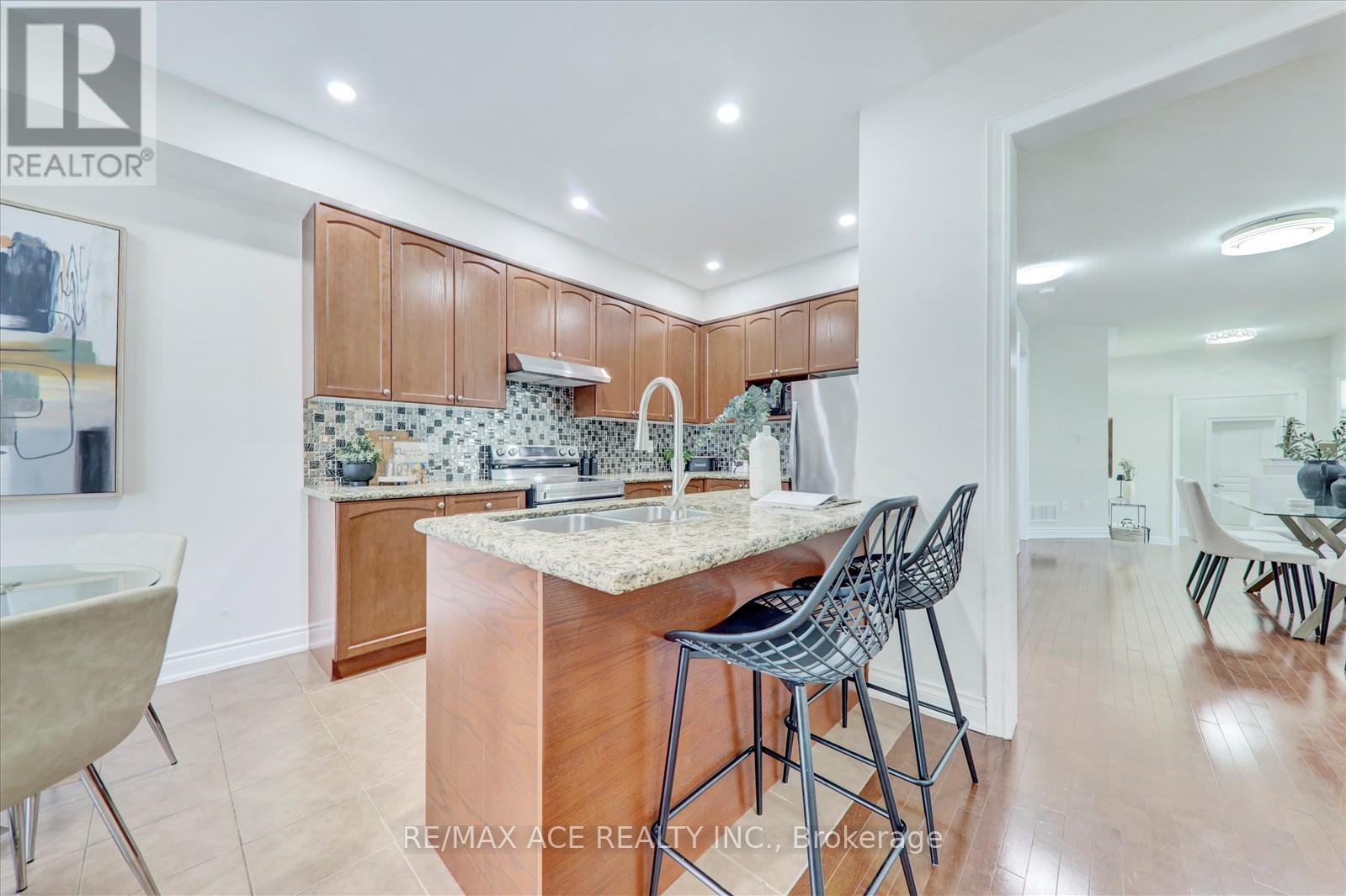 1 Goldthread Terrace, Toronto, Ontario  M3H 0B8 - Photo 18 - C12159142