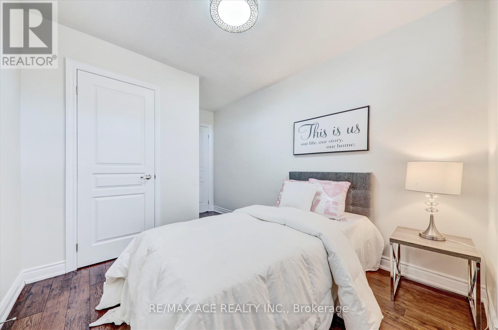 1 Goldthread Terrace, Toronto, Ontario  M3H 0B8 - Photo 35 - C12159142