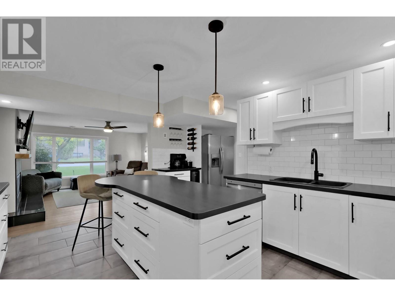 195 Waterford Avenue, Penticton, British Columbia  V2A 3T6 - Photo 42 - 10348573