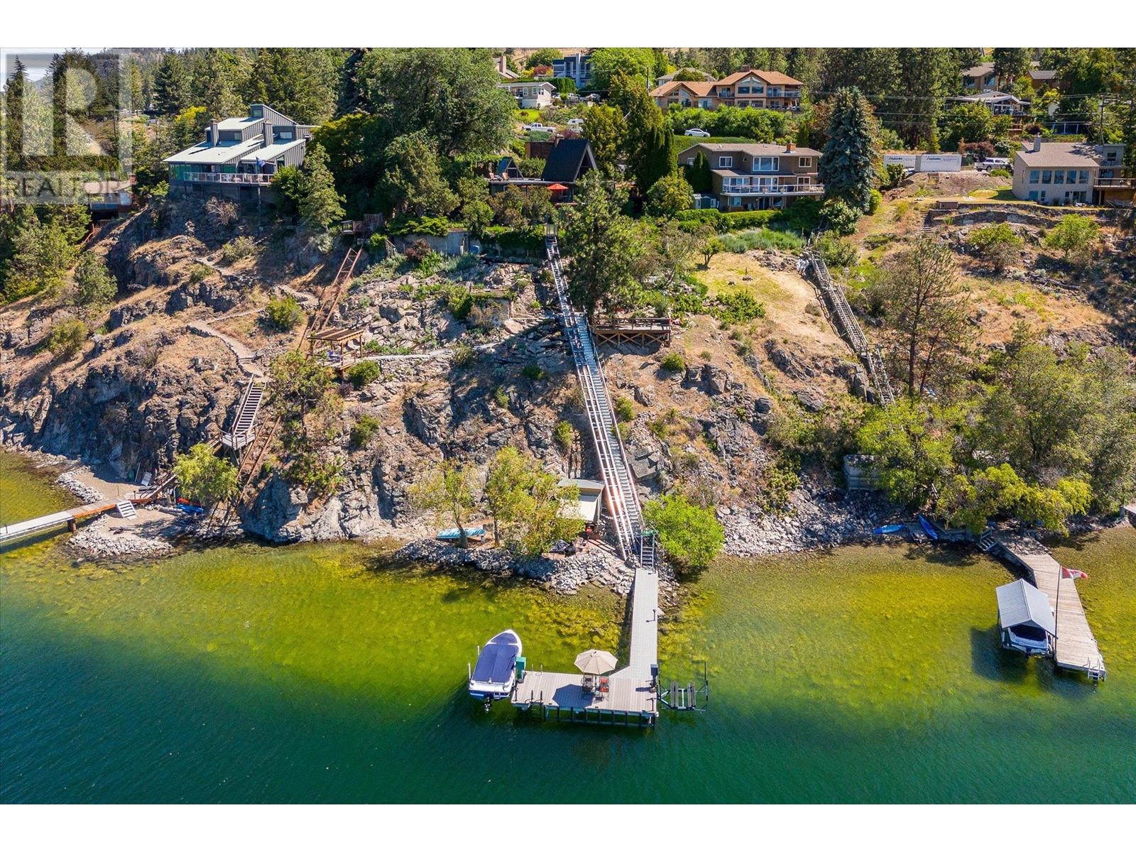 2004 Dewdney Road, Kelowna, British Columbia  V1V 2C3 - Photo 2 - 10347878
