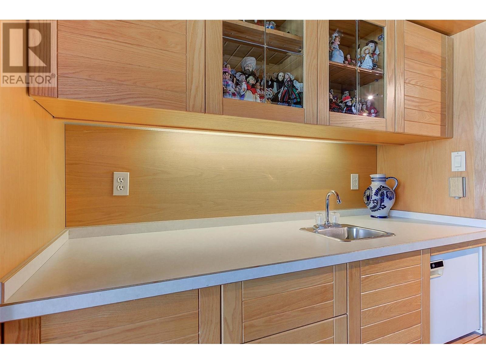 2004 Dewdney Road, Kelowna, British Columbia  V1V 2C3 - Photo 24 - 10347878
