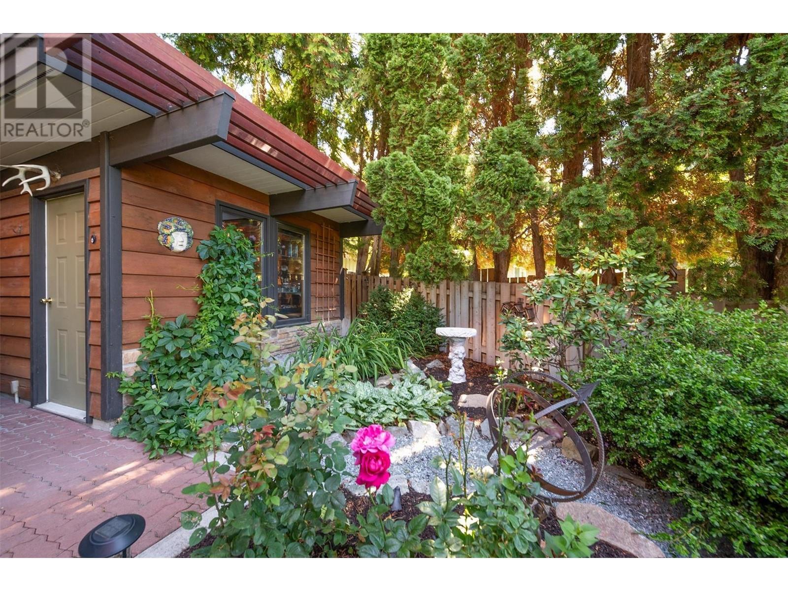 2004 Dewdney Road, Kelowna, British Columbia  V1V 2C3 - Photo 31 - 10347878
