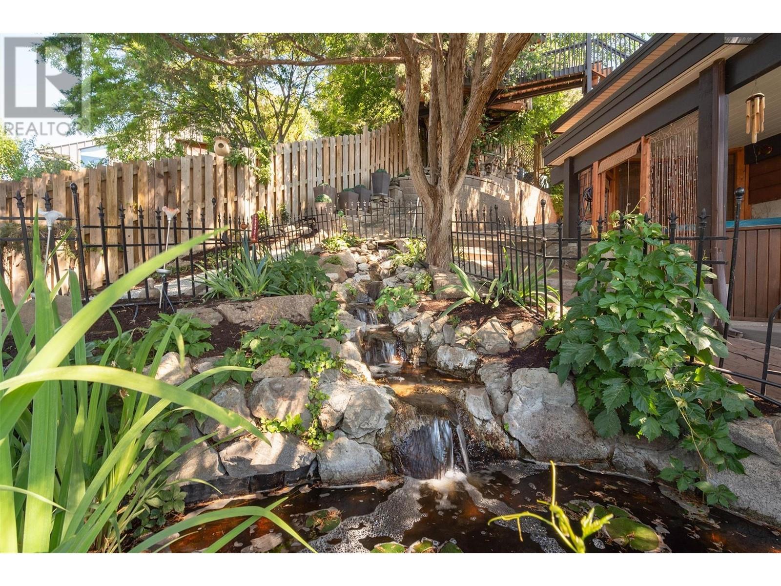 2004 Dewdney Road, Kelowna, British Columbia  V1V 2C3 - Photo 35 - 10347878