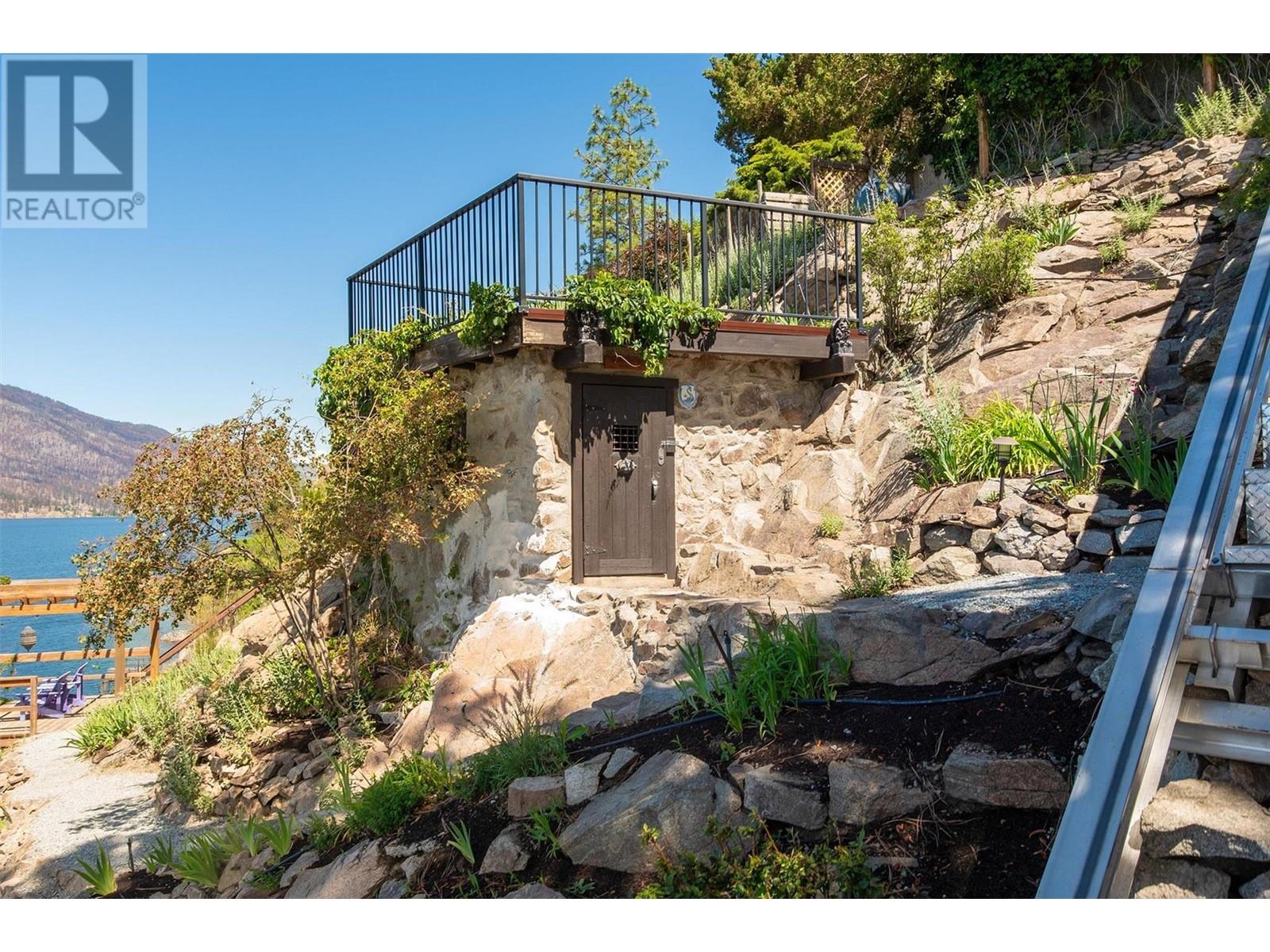 2004 Dewdney Road, Kelowna, British Columbia  V1V 2C3 - Photo 40 - 10347878