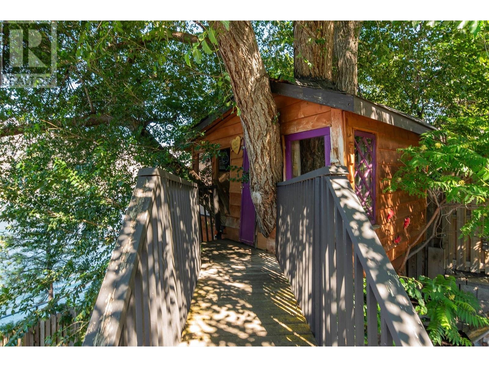 2004 Dewdney Road, Kelowna, British Columbia  V1V 2C3 - Photo 44 - 10347878