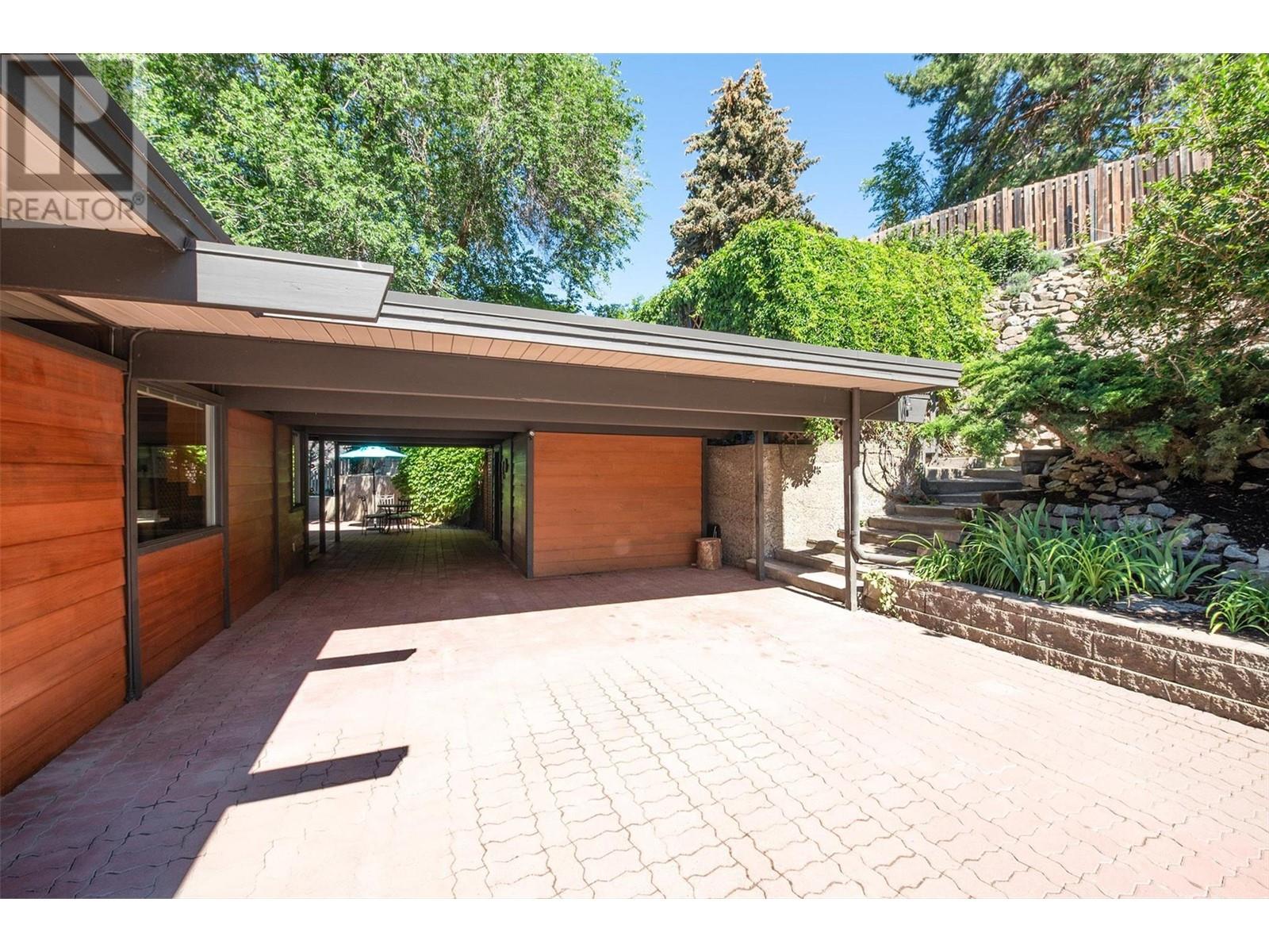 2004 Dewdney Road, Kelowna, British Columbia  V1V 2C3 - Photo 8 - 10347878