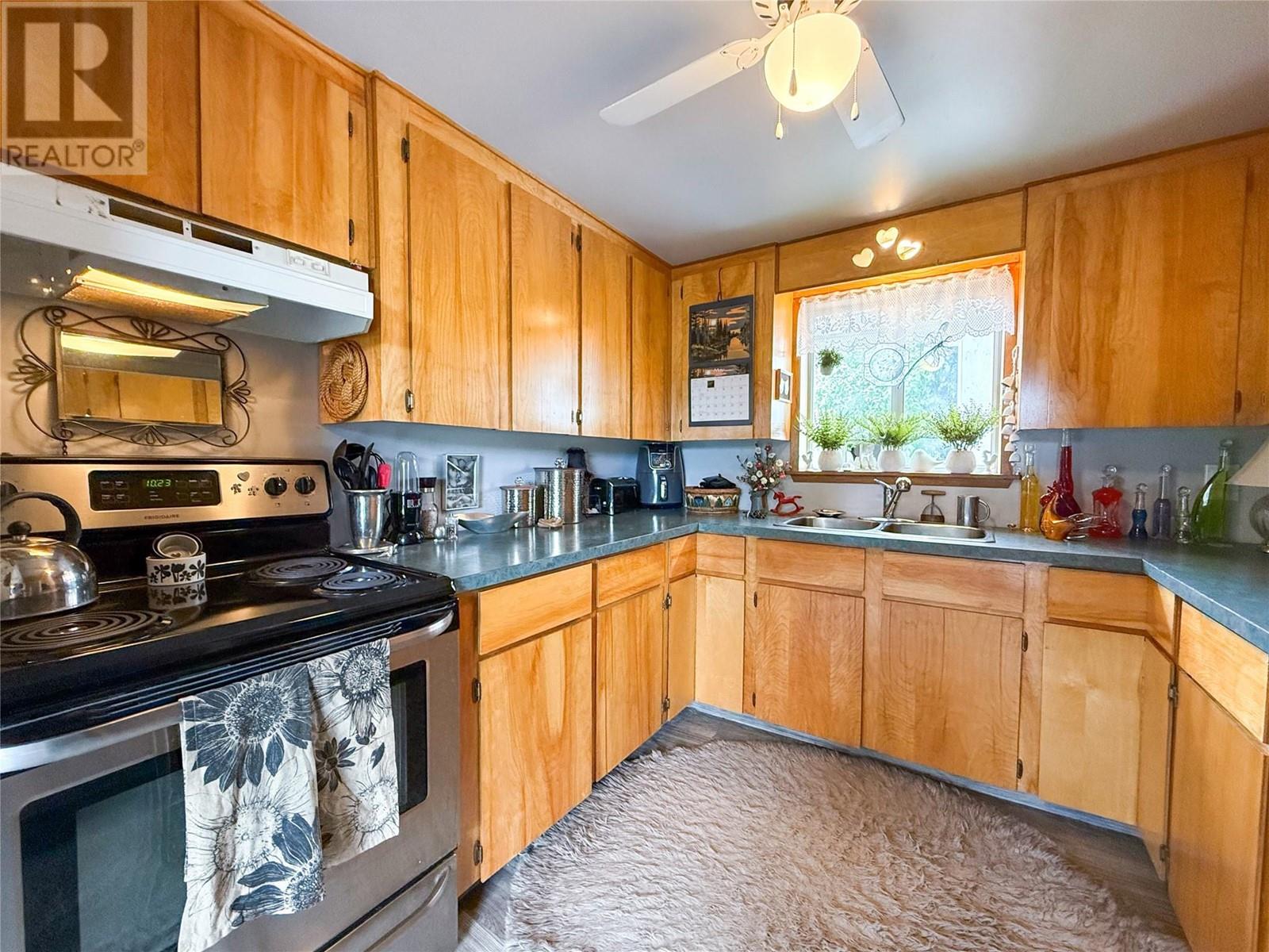301 8th Avenue, Princeton, British Columbia  V0X 1W0 - Photo 15 - 10347445