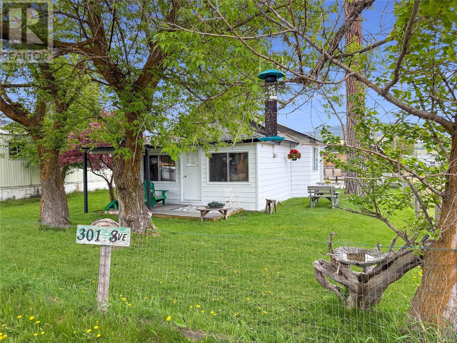 301 8th Avenue, Princeton, British Columbia  V0X 1W0 - Photo 2 - 10347445