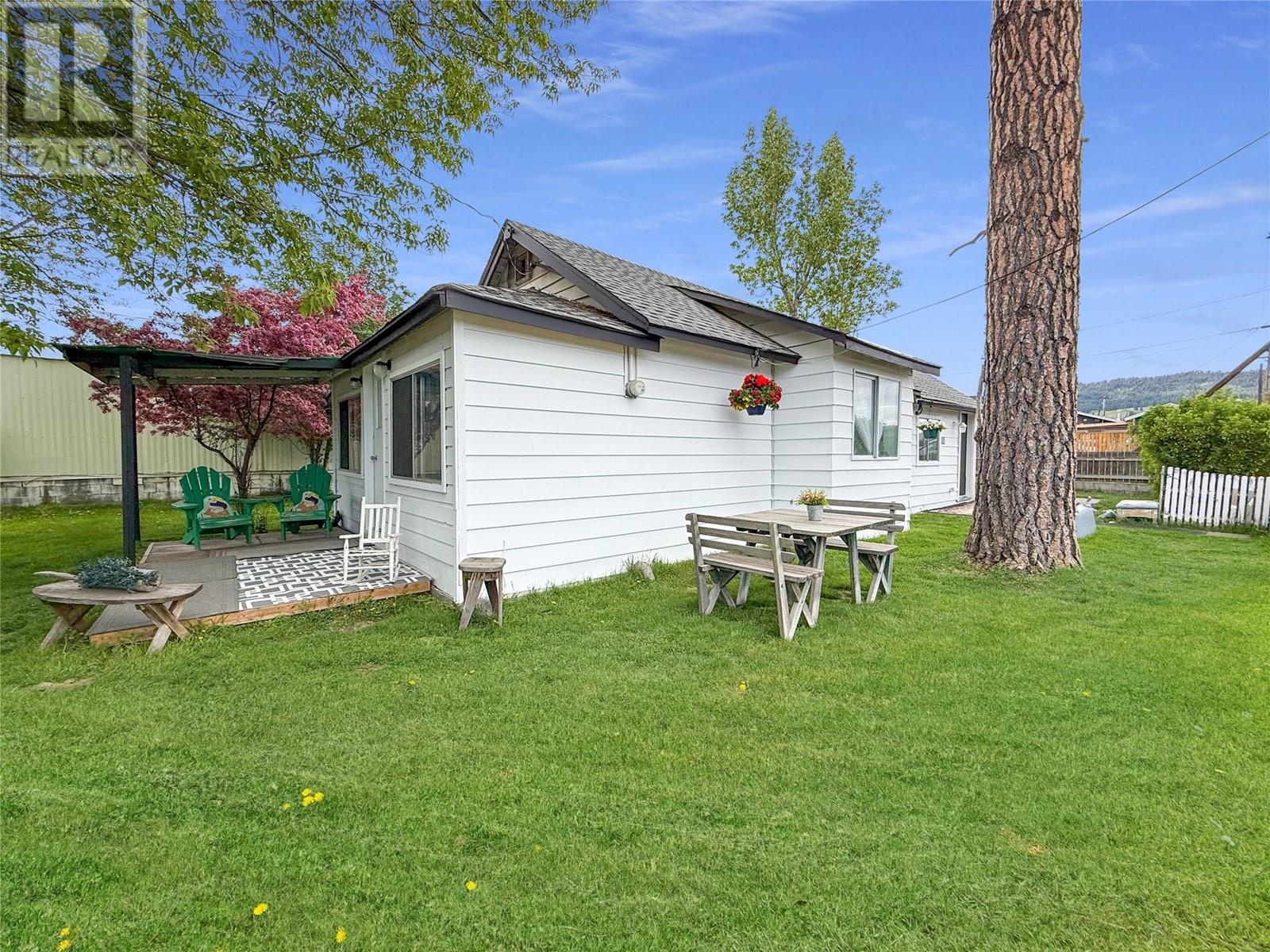 301 8th Avenue, Princeton, BC V0X1W0