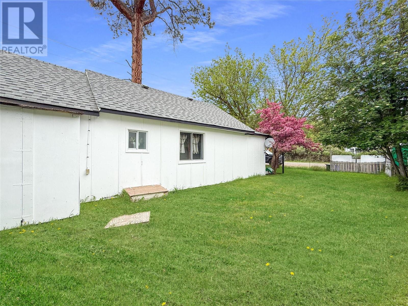 301 8th Avenue, Princeton, British Columbia  V0X 1W0 - Photo 5 - 10347445