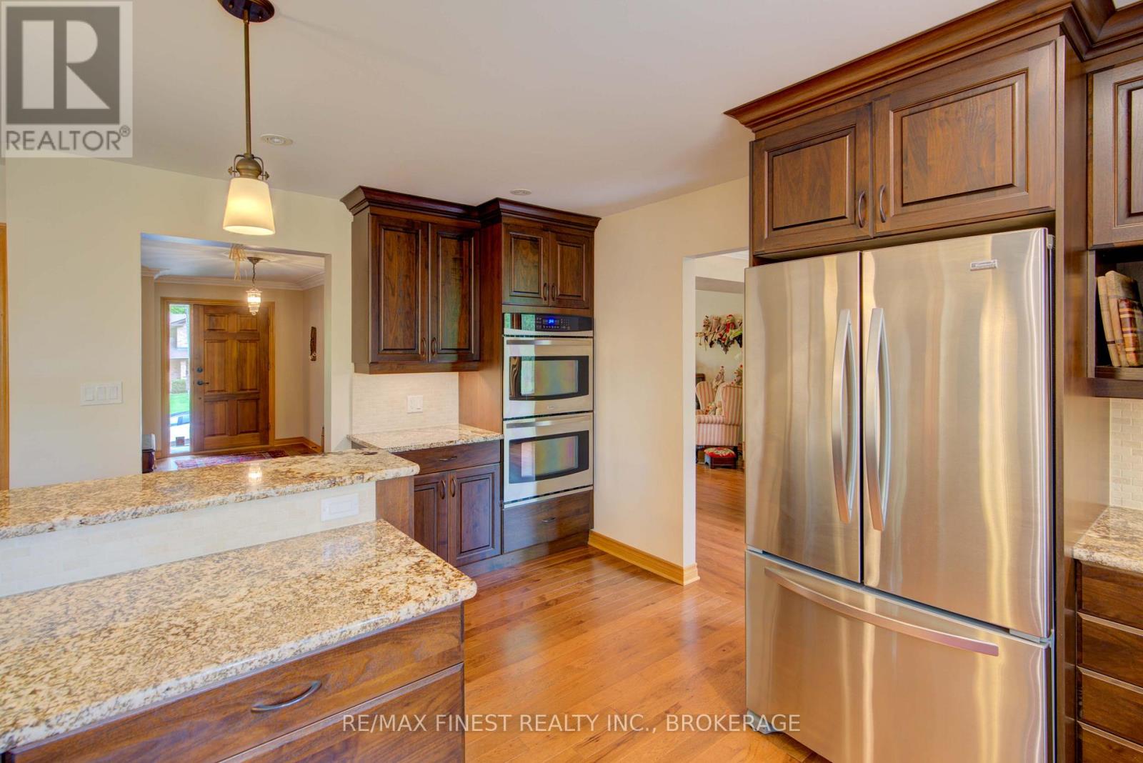 563 Rankin Crescent, Kingston, Ontario  K7M 7K6 - Photo 24 - X12159182