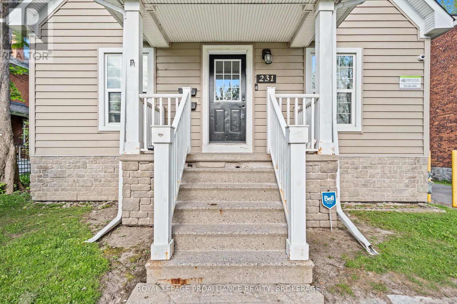 231 Albert Street, Kingston, Ontario  K7L 3V4 - Photo 4 - X12159209