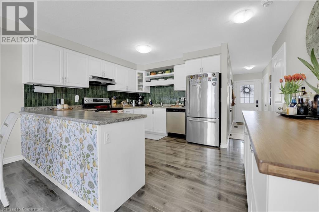 Property at 26 BASSWOOD Road image 4