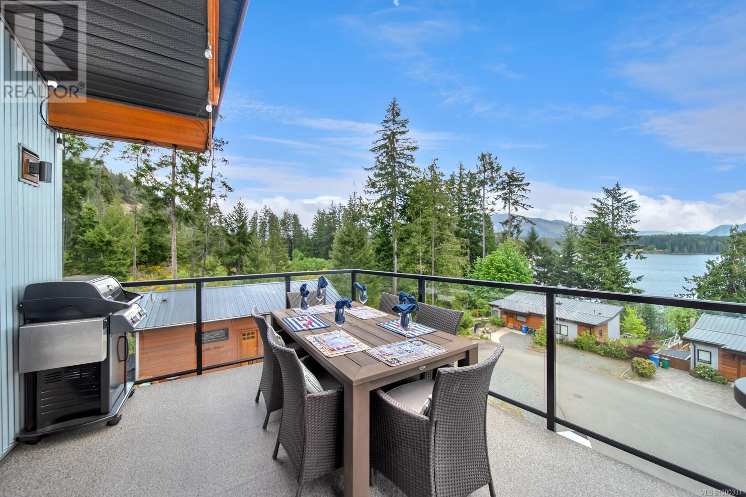 Property at 7404 Cottage Way image 3
